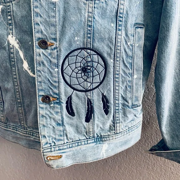 Denim Jacket w/ Sherpa Collar Designed, Painted, & Embroidered by Maison Parker - Picture 6 of 7